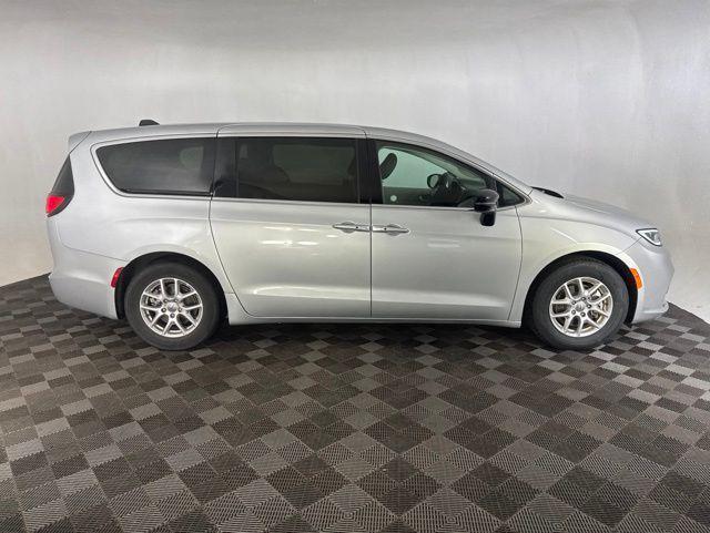 used 2024 Chrysler Pacifica car, priced at $27,896