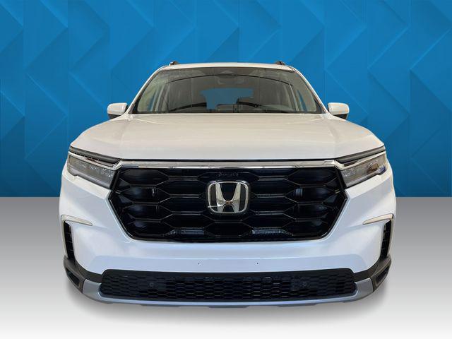 new 2025 Honda Pilot car, priced at $47,754