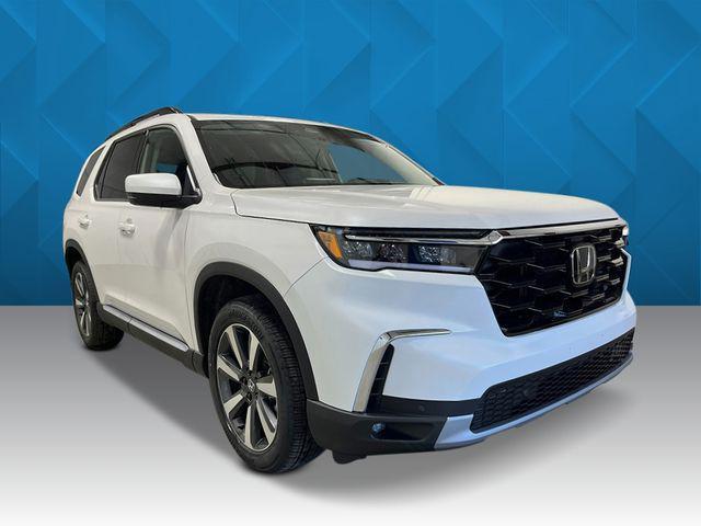 new 2025 Honda Pilot car, priced at $47,754