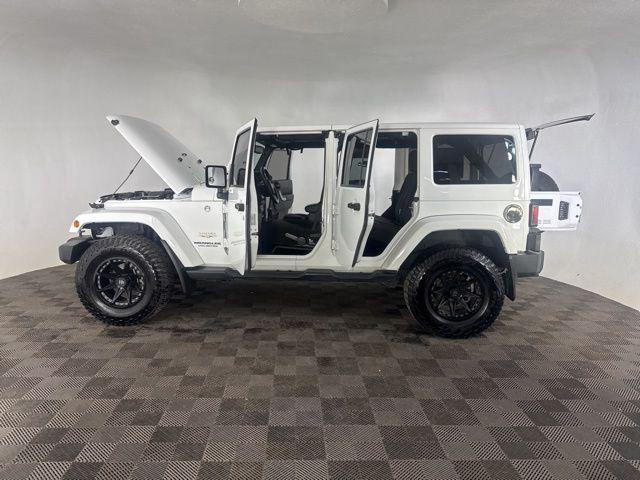 used 2015 Jeep Wrangler Unlimited car, priced at $15,900