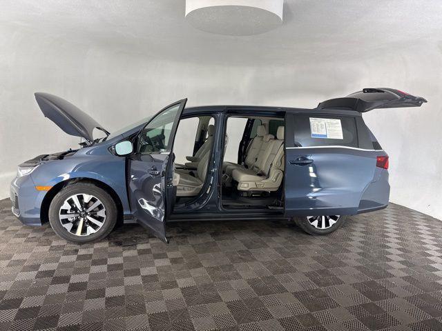 used 2026 Honda Odyssey car, priced at $40,000
