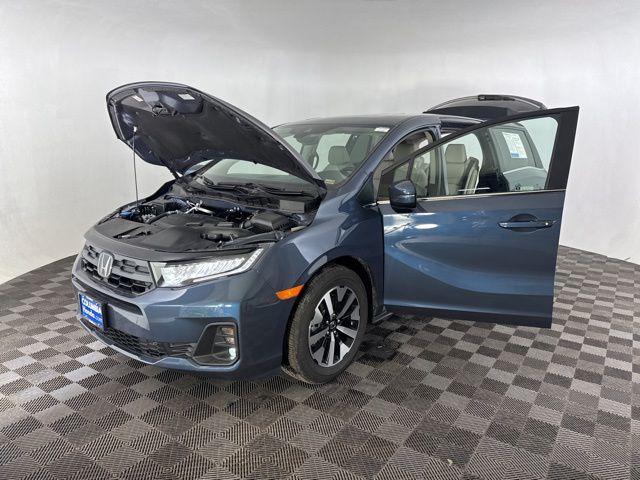 used 2026 Honda Odyssey car, priced at $40,000