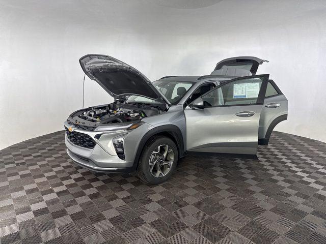 used 2025 Chevrolet Trax car, priced at $21,000