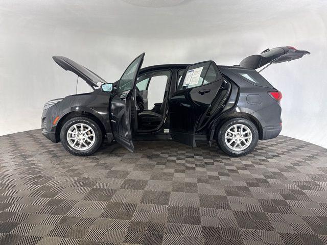 used 2023 Chevrolet Equinox car, priced at $18,900