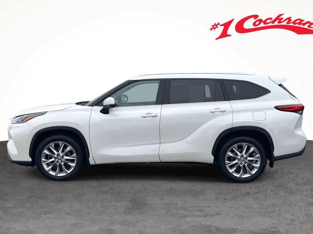used 2020 Toyota Highlander car, priced at $27,998