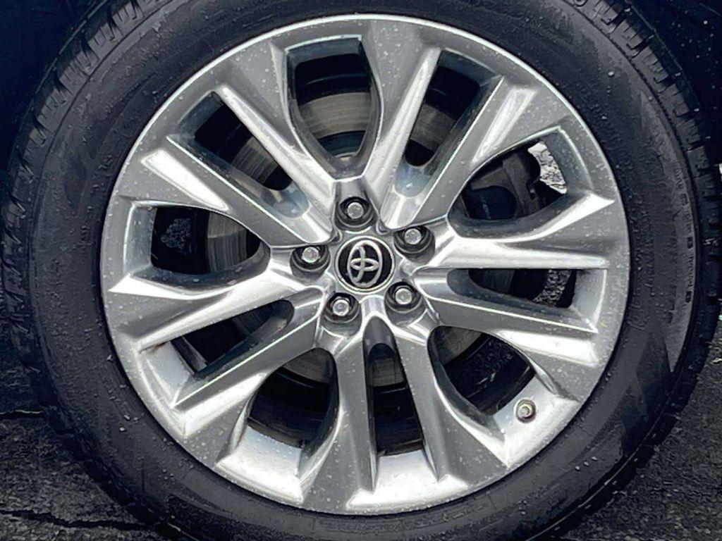 used 2020 Toyota Highlander car, priced at $27,998