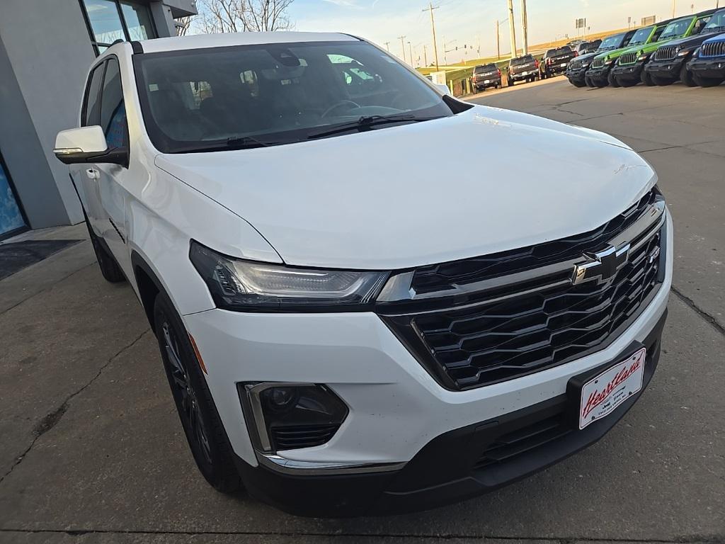 used 2022 Chevrolet Traverse car, priced at $27,995