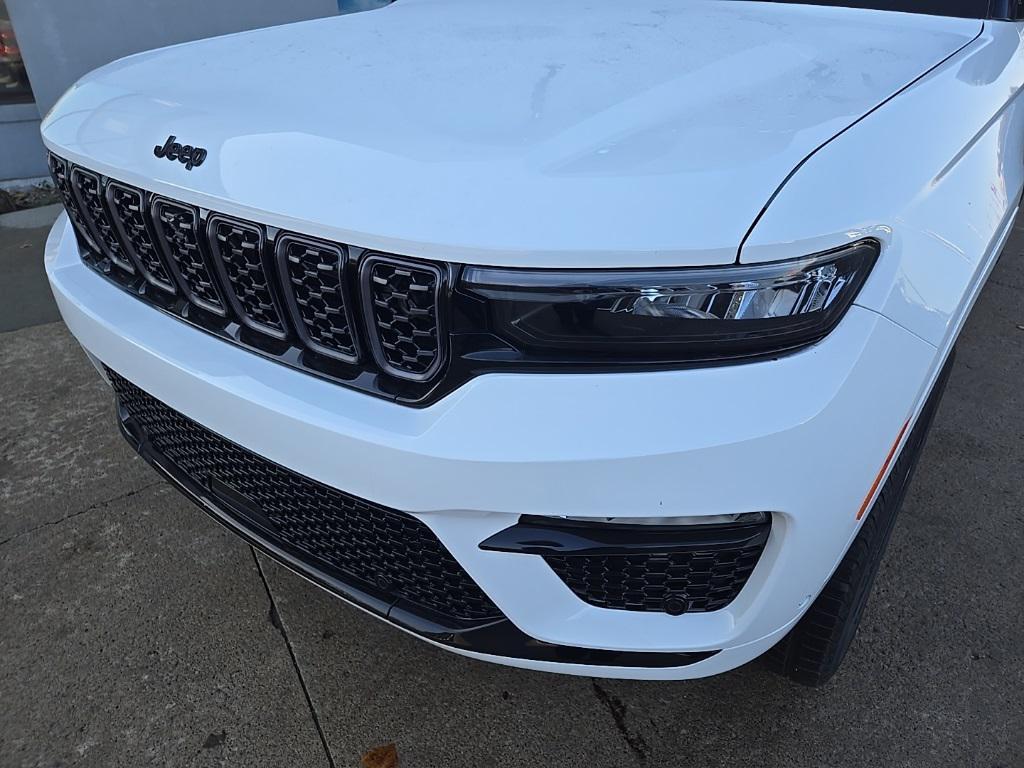 new 2025 Jeep Grand Cherokee car, priced at $59,025