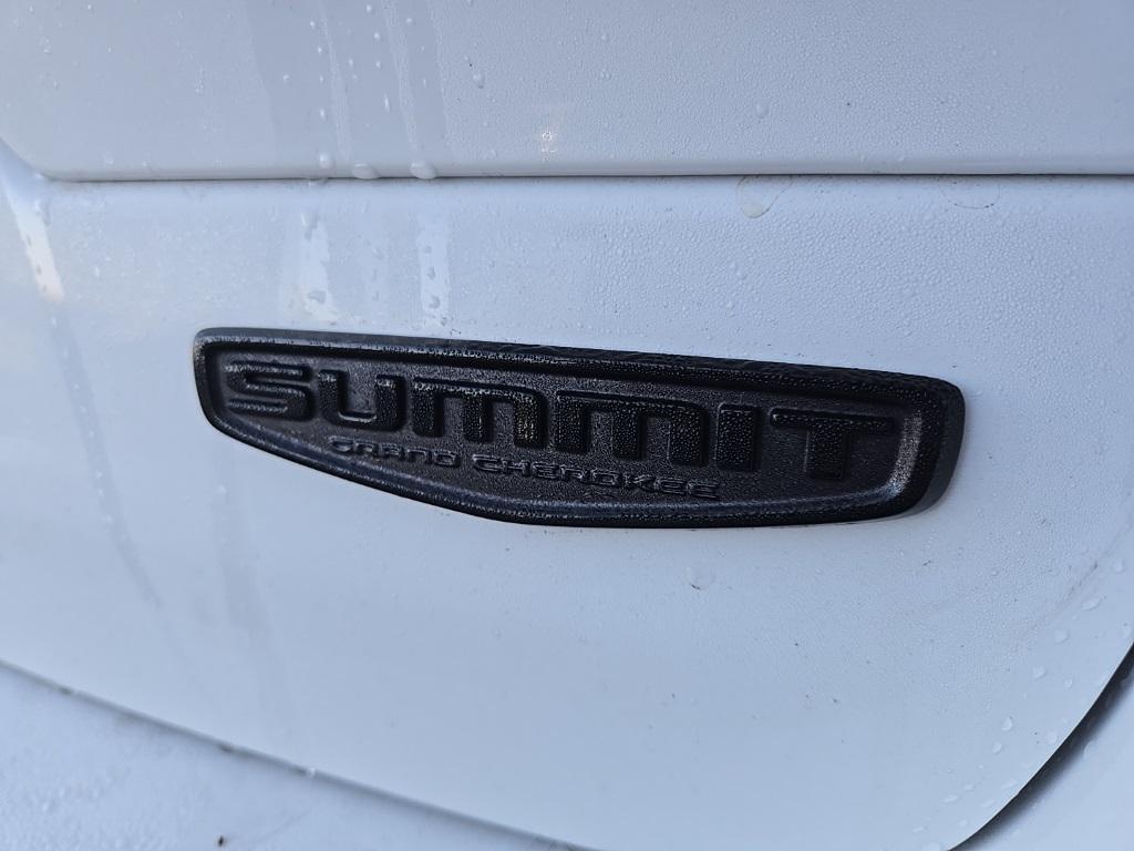 new 2025 Jeep Grand Cherokee car, priced at $59,025