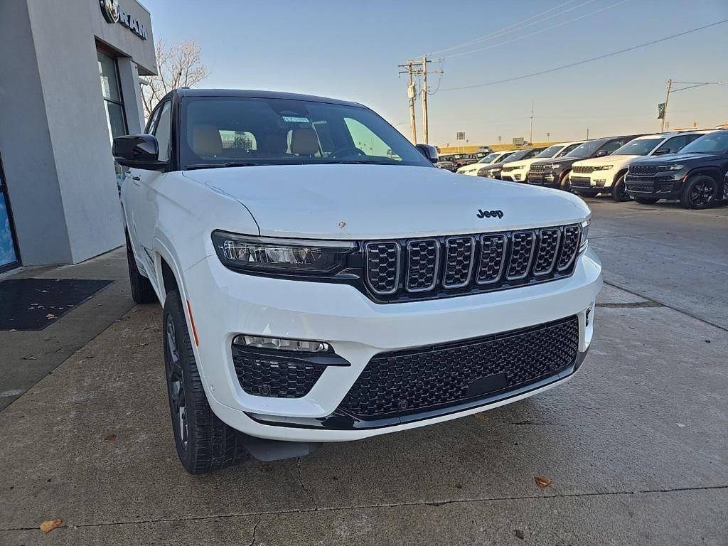 new 2025 Jeep Grand Cherokee car, priced at $59,025