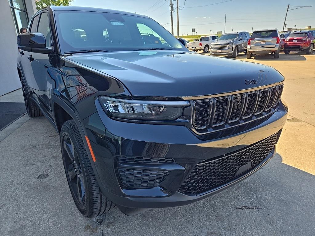new 2025 Jeep Grand Cherokee car, priced at $35,286