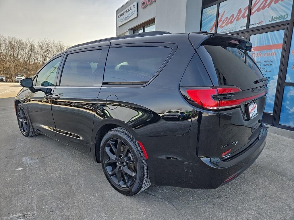 used 2025 Chrysler Pacifica car, priced at $35,995