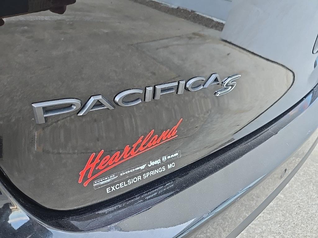 used 2025 Chrysler Pacifica car, priced at $35,995