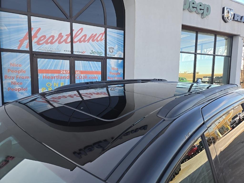 used 2025 Chrysler Pacifica car, priced at $35,995