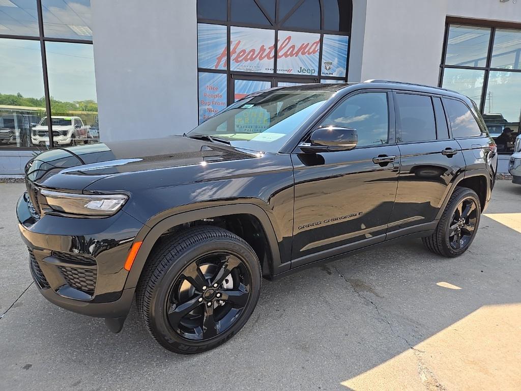 new 2025 Jeep Grand Cherokee car, priced at $35,161