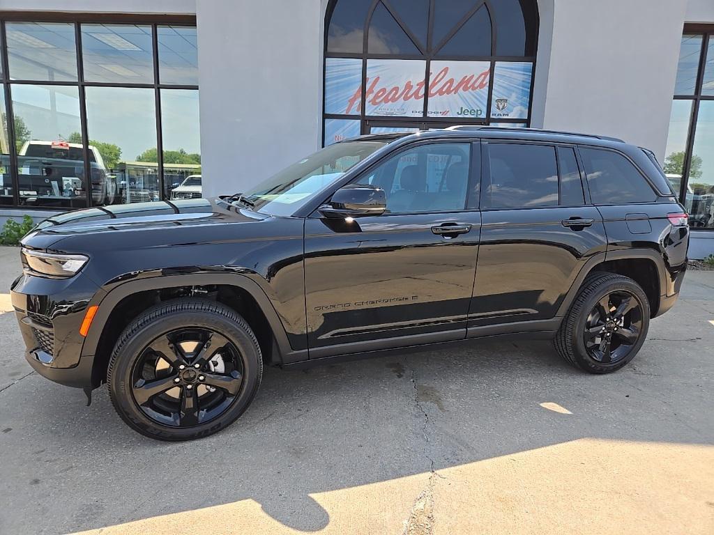 new 2025 Jeep Grand Cherokee car, priced at $35,161