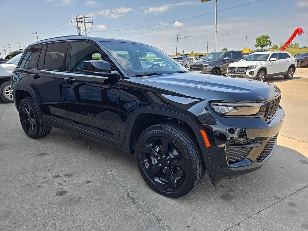 new 2025 Jeep Grand Cherokee car, priced at $35,161