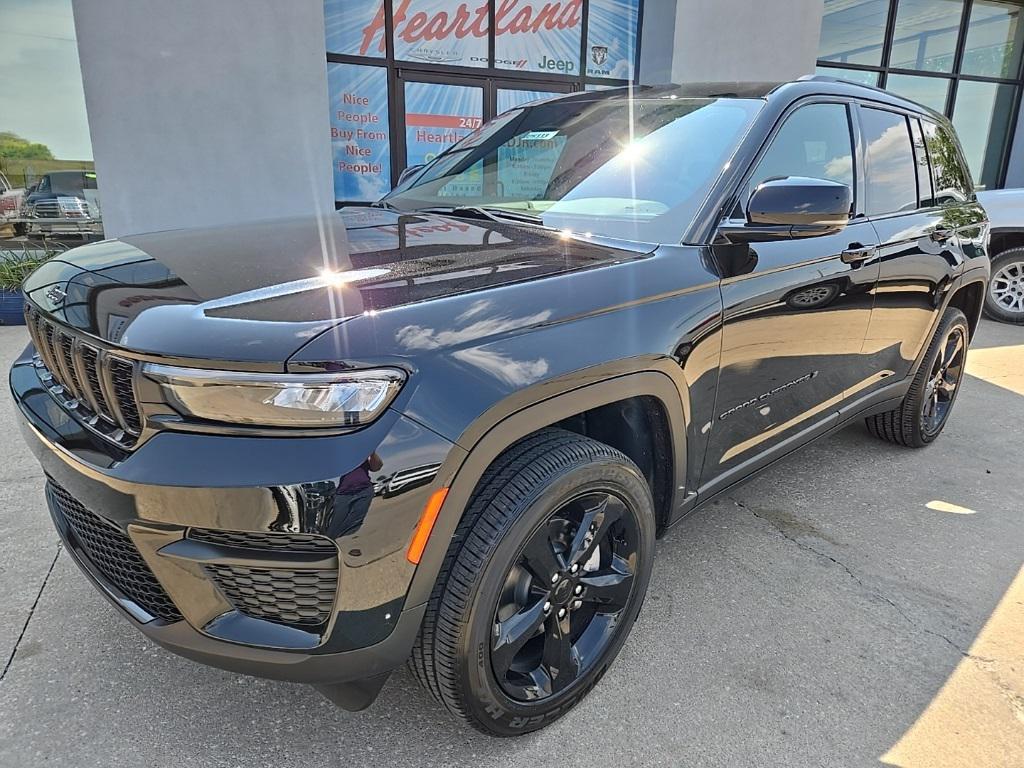 new 2025 Jeep Grand Cherokee car, priced at $35,161