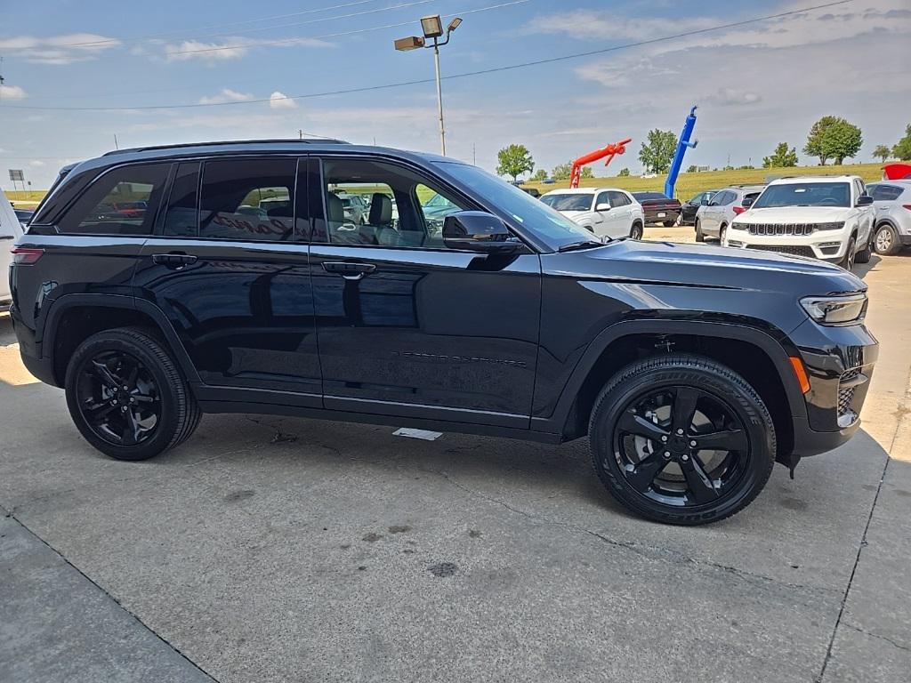new 2025 Jeep Grand Cherokee car, priced at $35,161