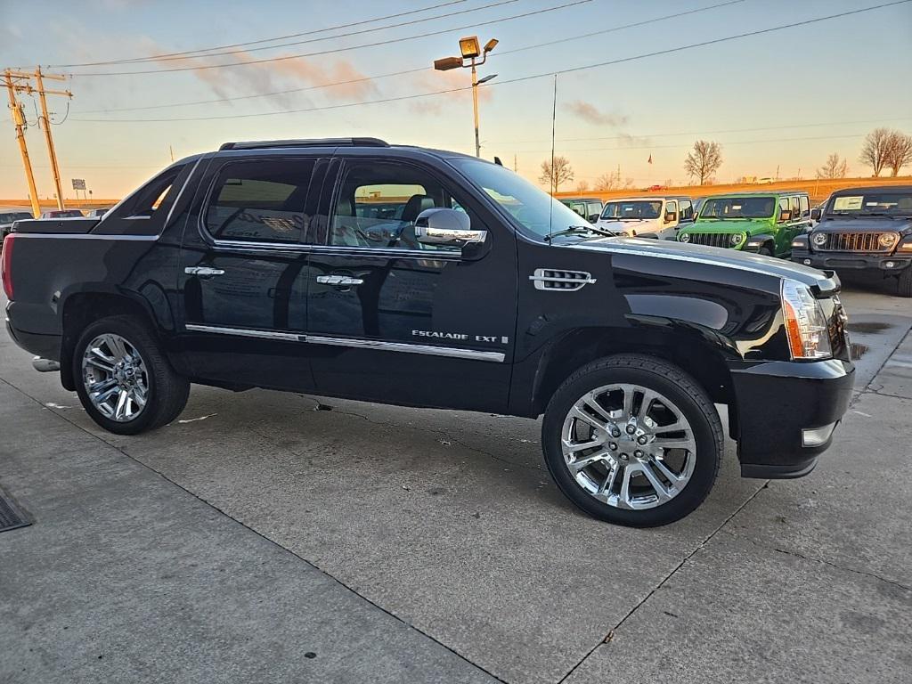 used 2007 Cadillac Escalade EXT car, priced at $18,995