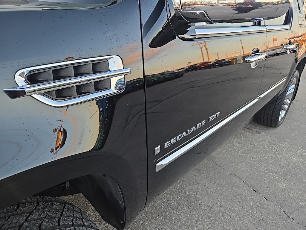 used 2007 Cadillac Escalade EXT car, priced at $18,995