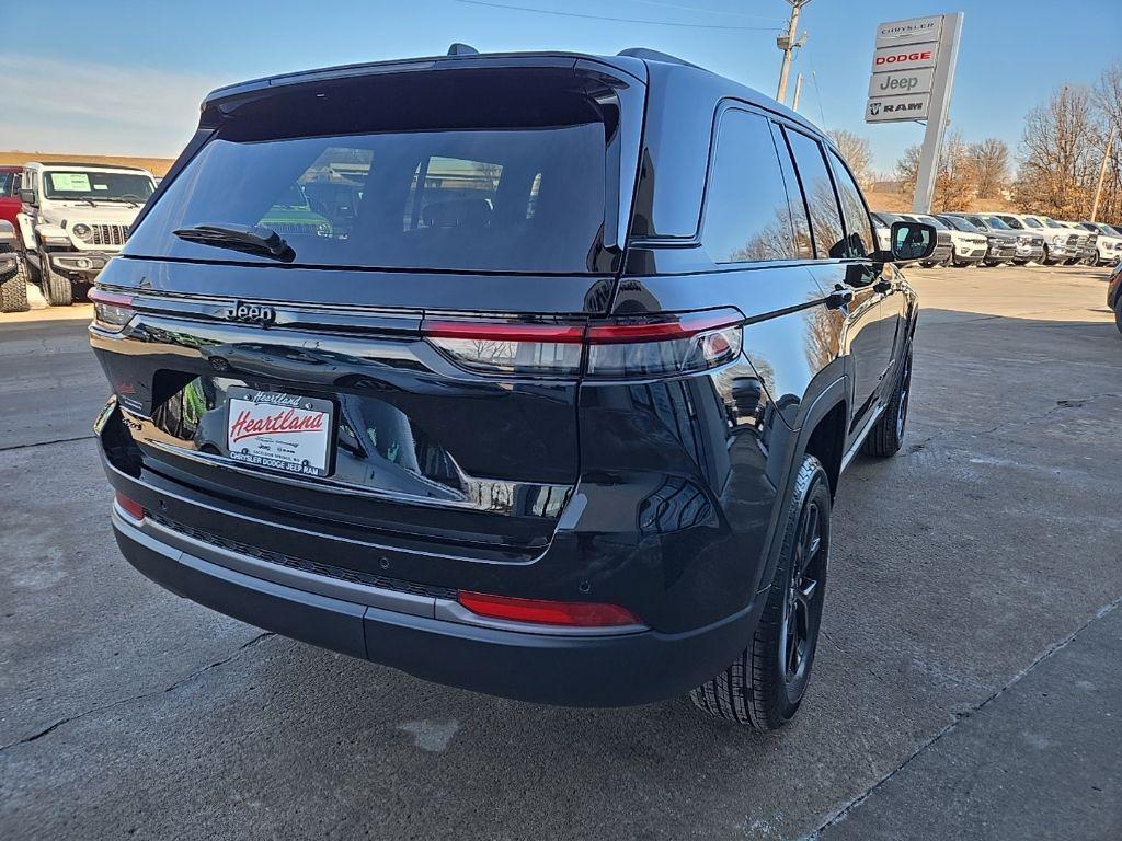 new 2026 Jeep Grand Cherokee car, priced at $43,936