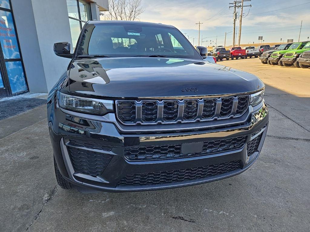 new 2026 Jeep Grand Cherokee car, priced at $43,936