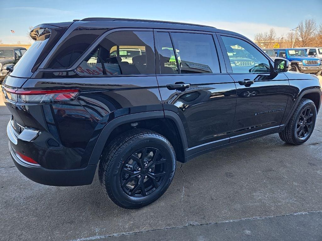 new 2026 Jeep Grand Cherokee car, priced at $43,936