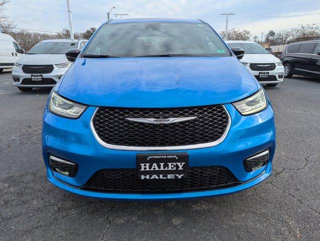 new 2026 Chrysler Pacifica car, priced at $52,660