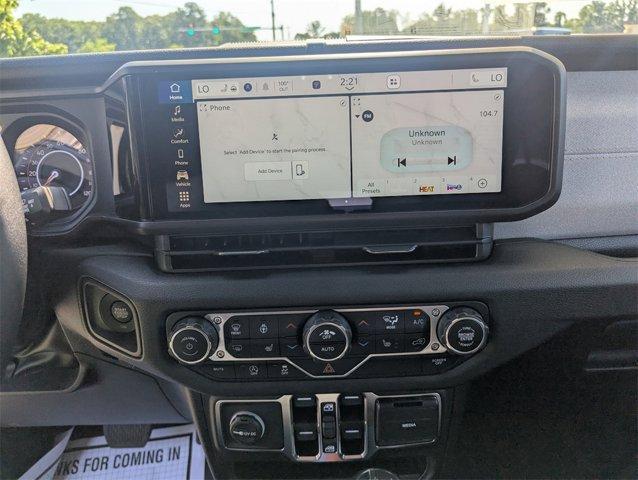 new 2025 Jeep Wrangler car, priced at $43,165