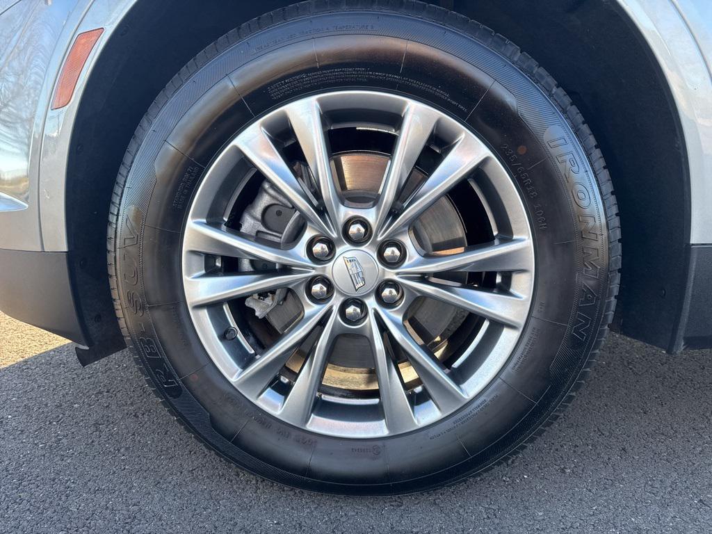 used 2023 Cadillac XT5 car, priced at $33,500