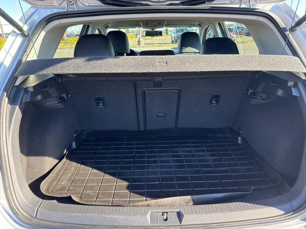 used 2015 Volkswagen e-Golf car, priced at $9,690