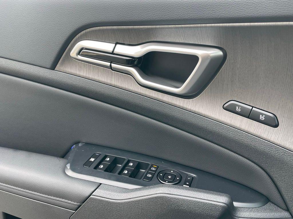 new 2026 Kia Sportage car, priced at $39,279