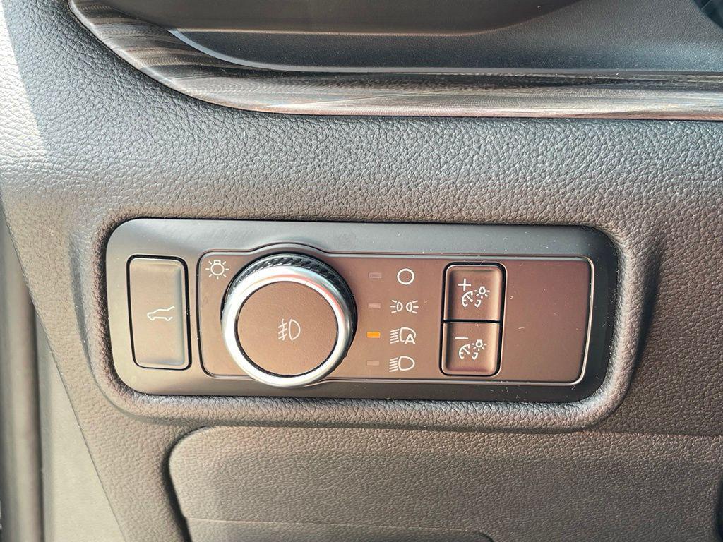 used 2024 Ford Explorer car, priced at $35,129