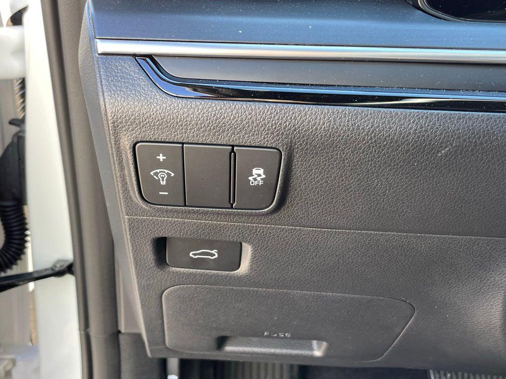 new 2026 Kia K5 car, priced at $39,560