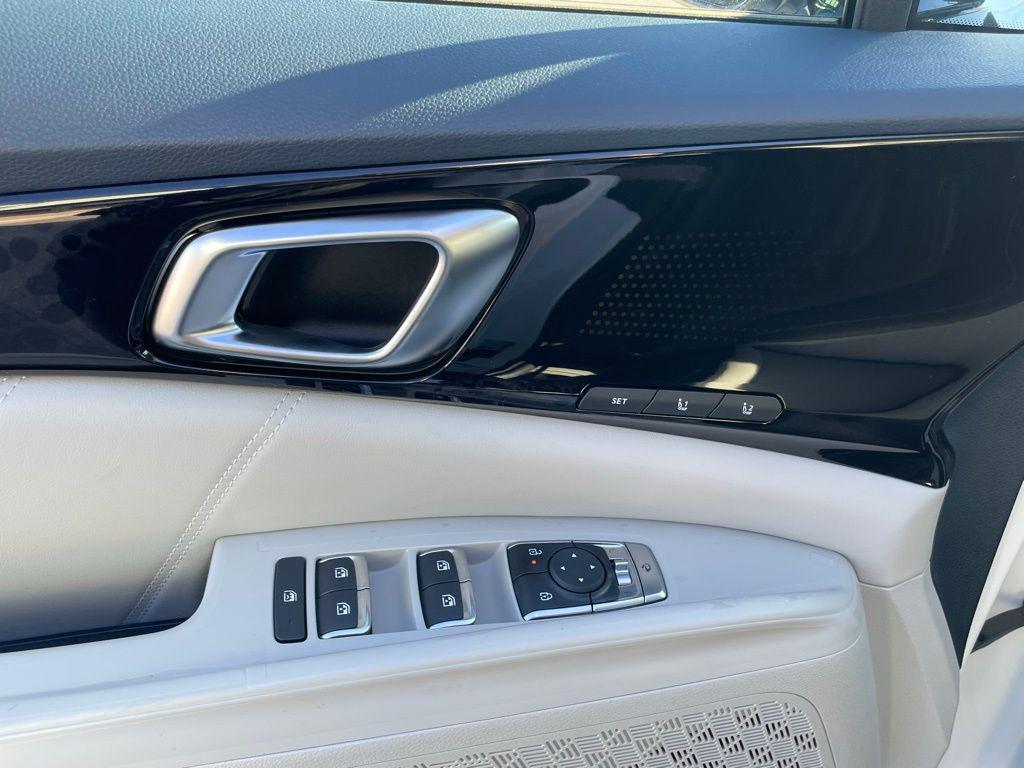 new 2026 Kia Carnival Hybrid car, priced at $55,080