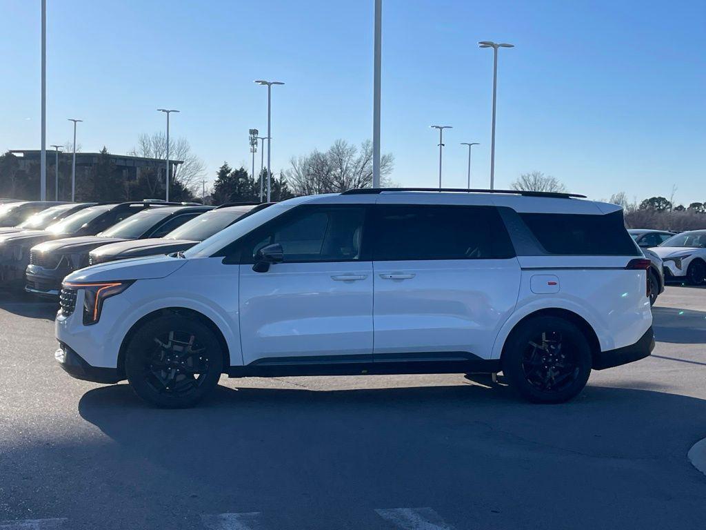 new 2026 Kia Carnival Hybrid car, priced at $55,080