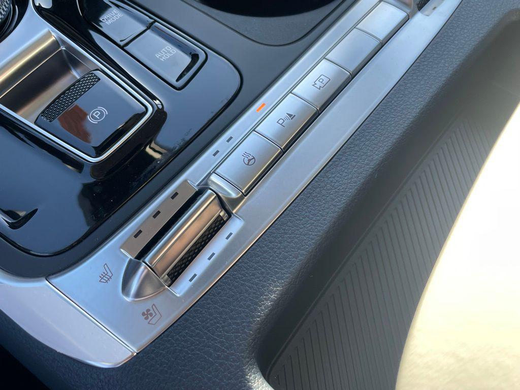 new 2026 Kia Carnival Hybrid car, priced at $55,080