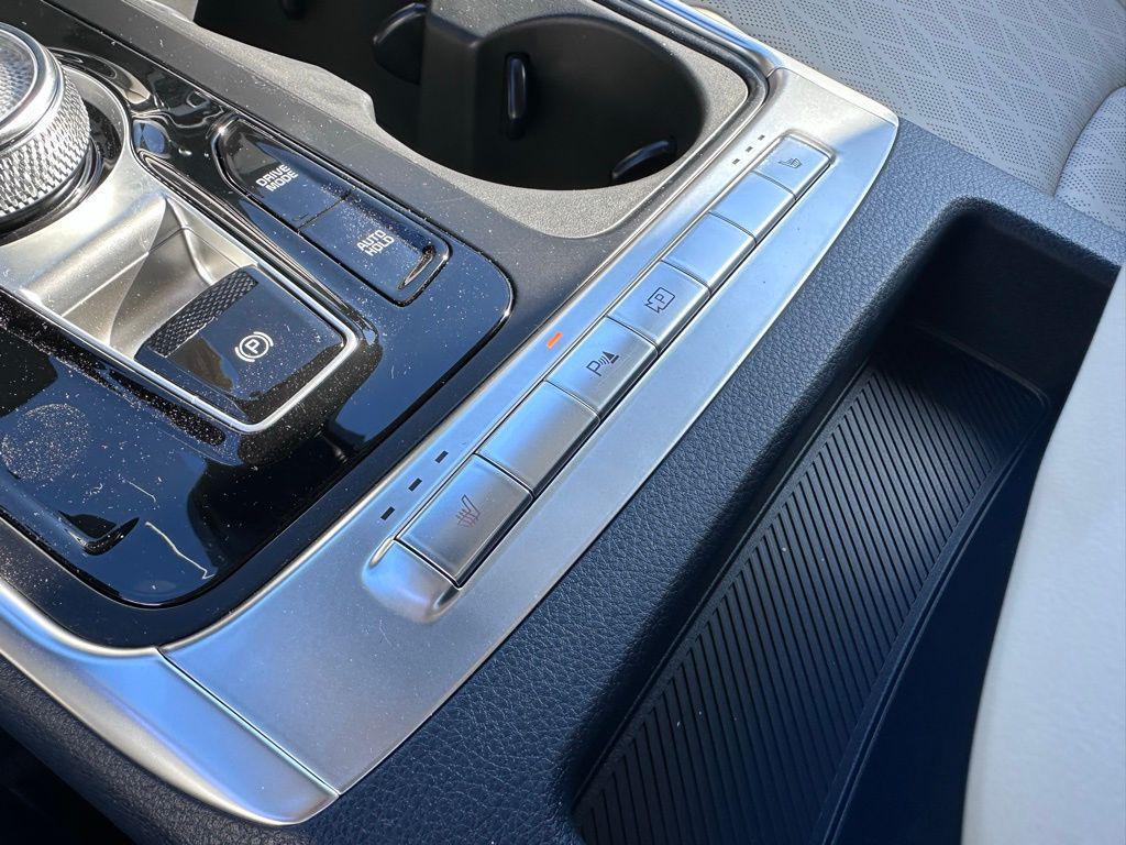 new 2026 Kia Carnival Hybrid car, priced at $44,750