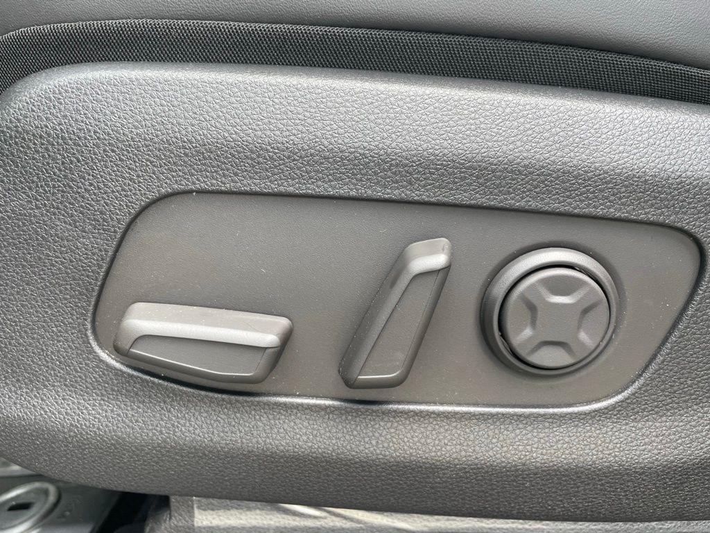 new 2026 Kia Carnival Hybrid car, priced at $51,830