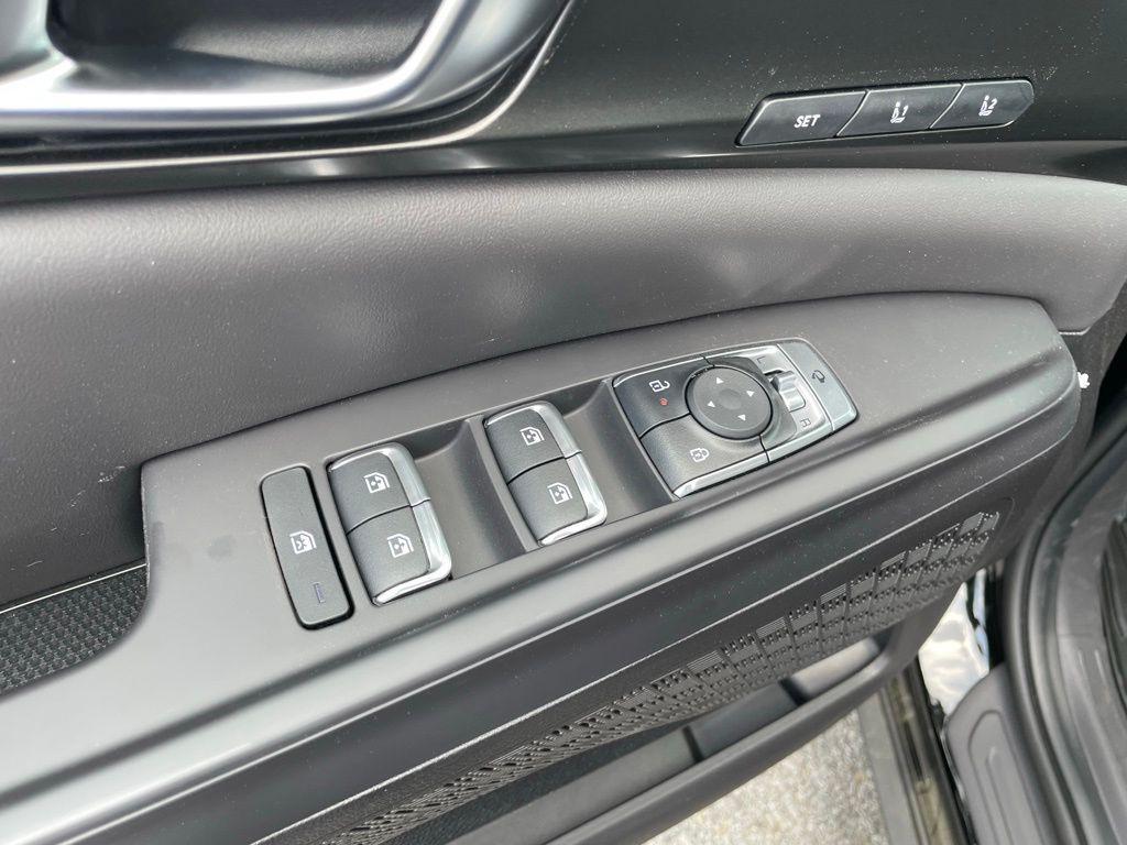 new 2026 Kia Carnival Hybrid car, priced at $51,830