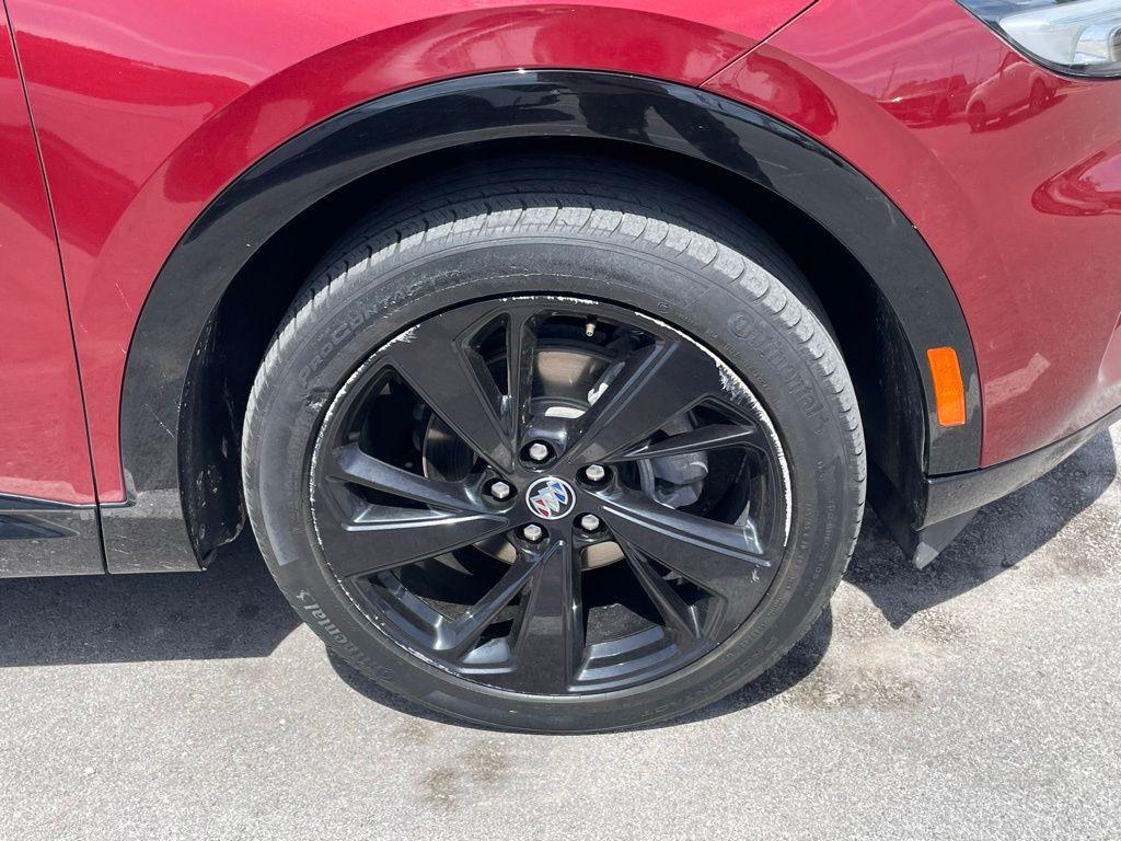 used 2022 Buick Envision car, priced at $28,000