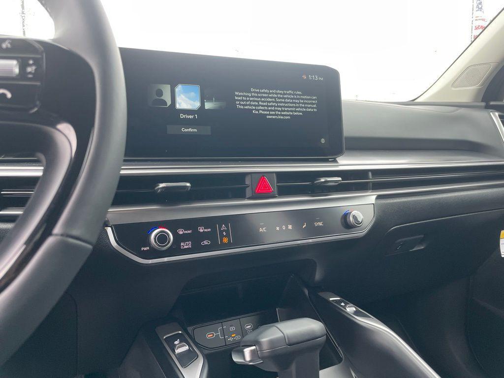new 2026 Kia Sorento car, priced at $40,265
