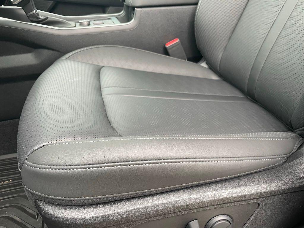 new 2026 Kia Sorento car, priced at $40,265