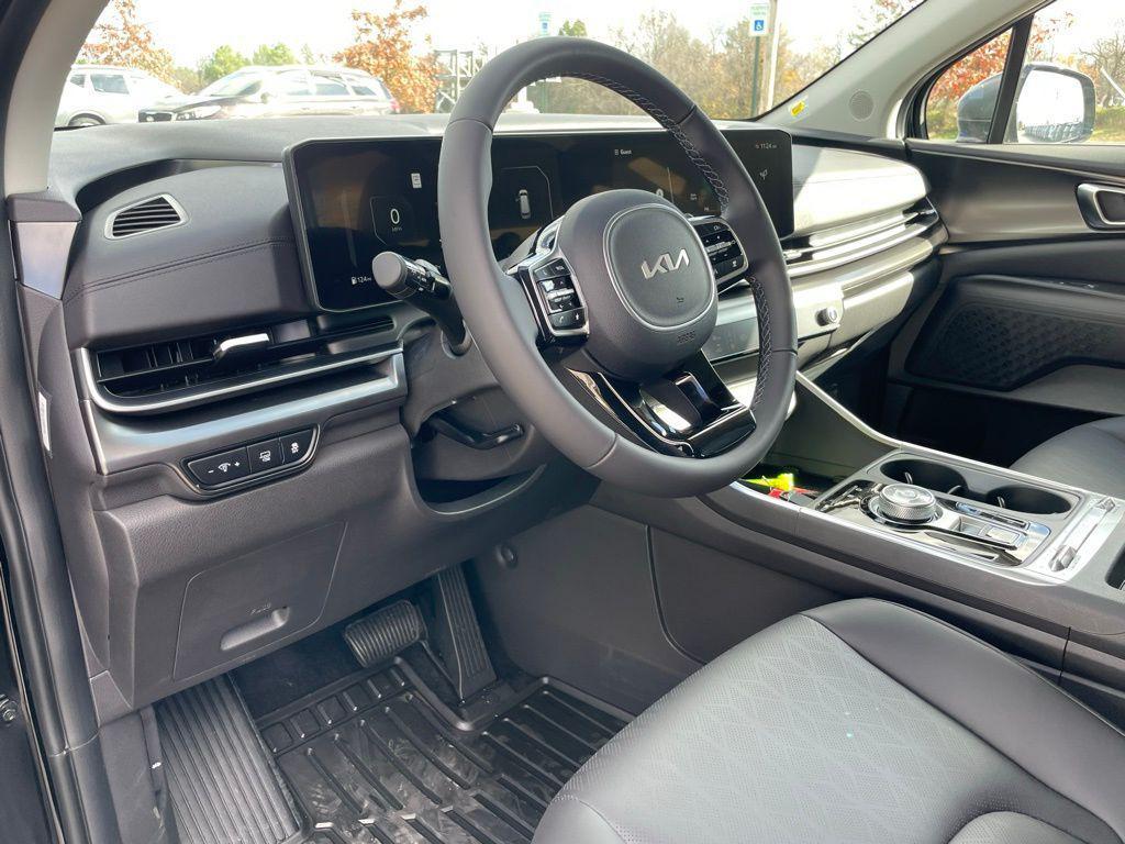 new 2026 Kia Carnival Hybrid car, priced at $51,765