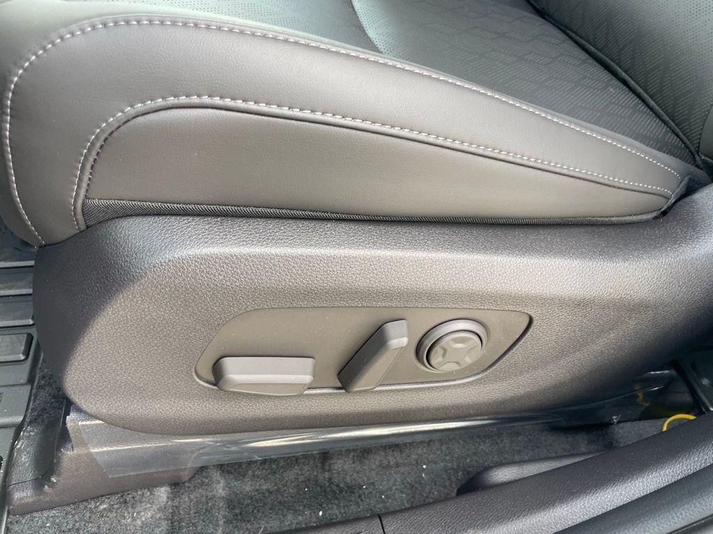 new 2026 Kia Carnival Hybrid car, priced at $51,765