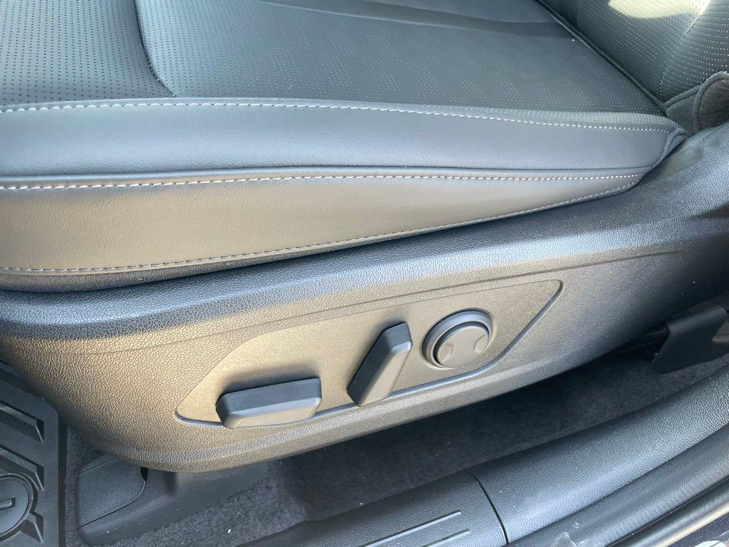 new 2026 Kia Sorento car, priced at $38,270