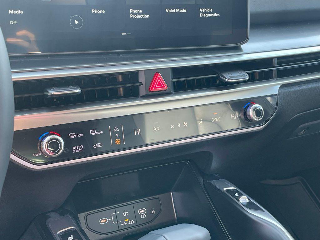 new 2026 Kia Sorento car, priced at $38,270