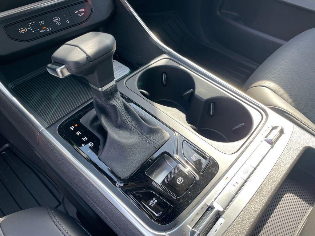 new 2026 Kia Carnival car, priced at $50,015