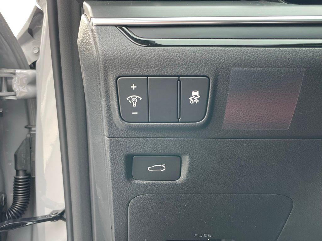 new 2026 Kia K5 car, priced at $32,575